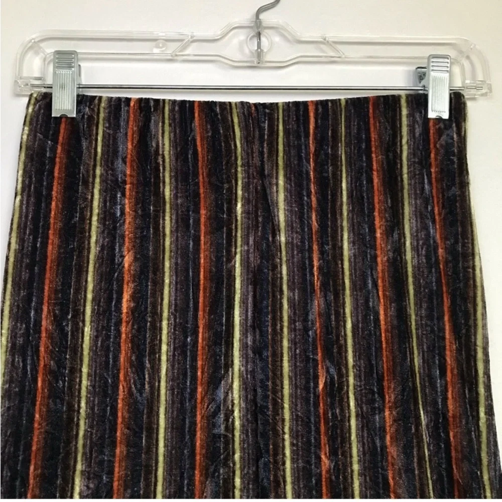 Urban Outfitters Crushed Velvet Flare Pants - Picture 5 of 12